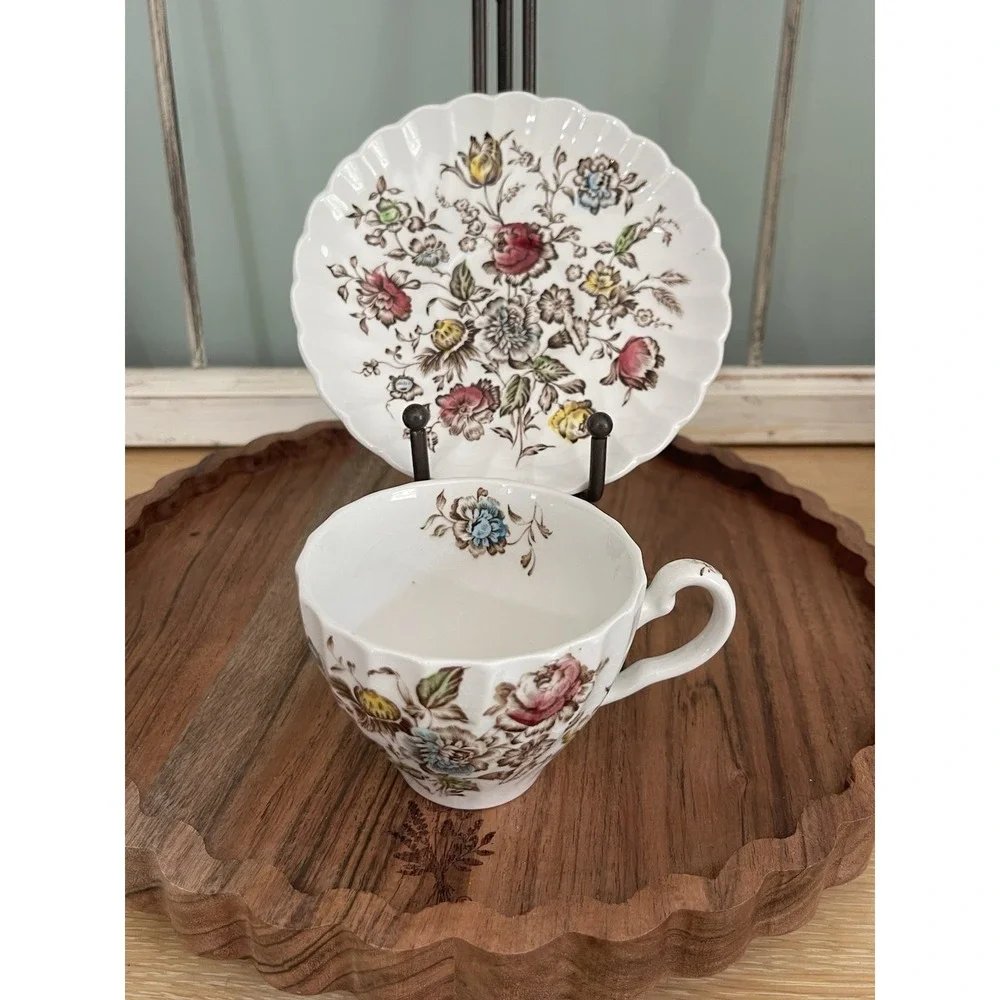 Vintage Johnson Brothers Staffordshire Bouquet IRONSTONE Teacup & Saucer England